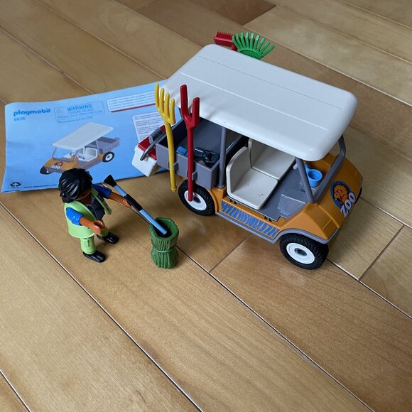 Playmobil Animal Caretaker Set with Vehicle & Accessories - Picture 4 of 5